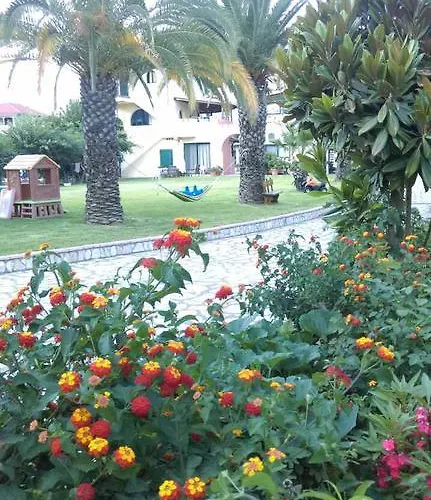 Makis Πανσιόν Βασιλική