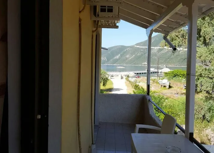 Πανσιόν Makis *