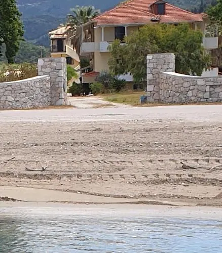 Πανσιόν Makis